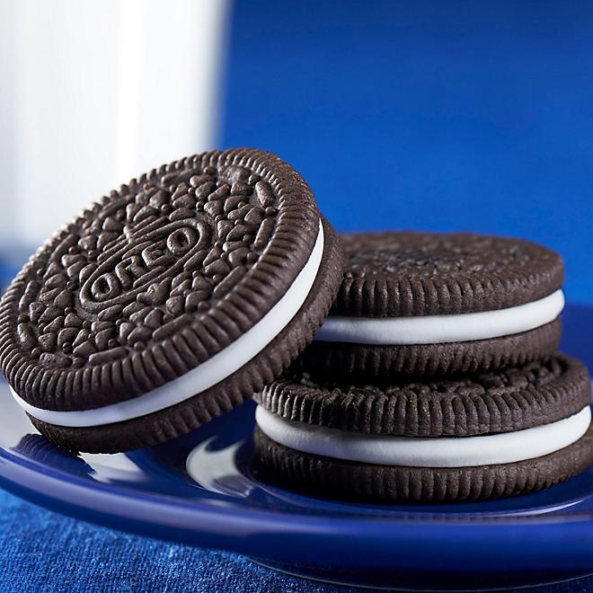 Nabisco Oreo Classic Chocolate Sandwich Cookies, Rich Creme Filling, 3.9 LBS